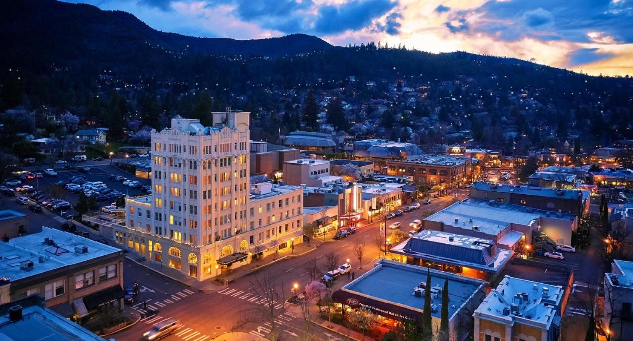 Ashland Springs Hotel Exterior foto